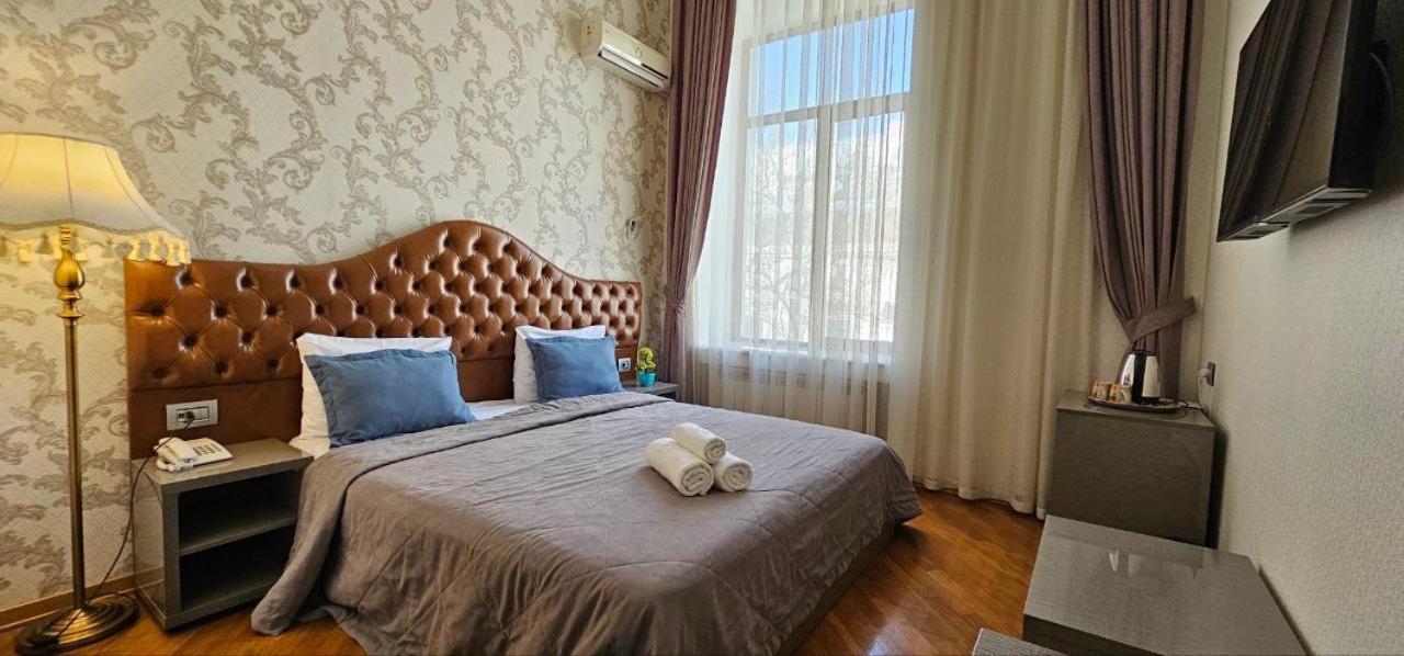 Pilot City Hotel Baky Esterno foto