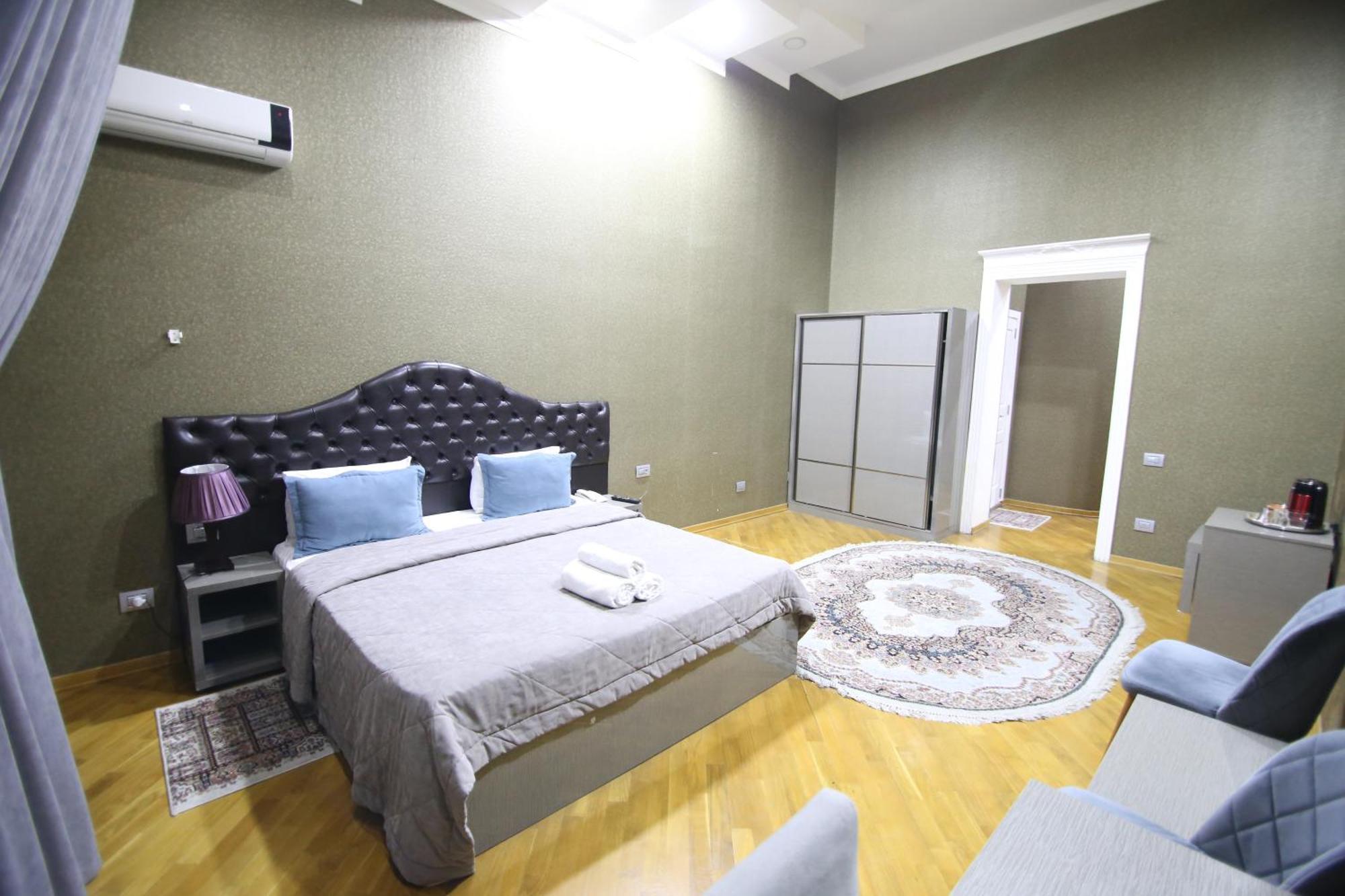 Pilot City Hotel Baky Esterno foto